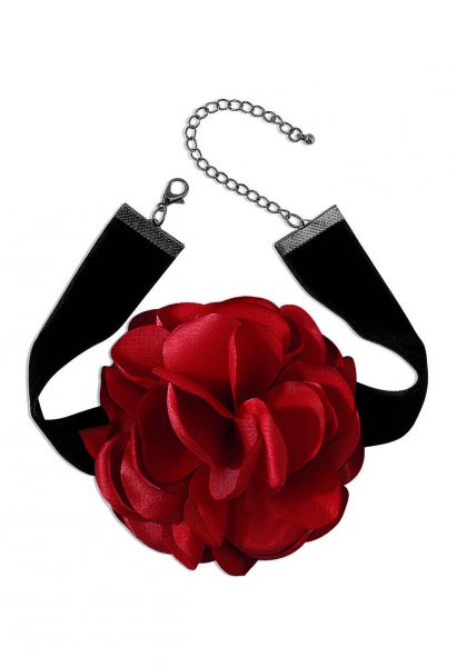 Exaggerated Romantic Rose Choker