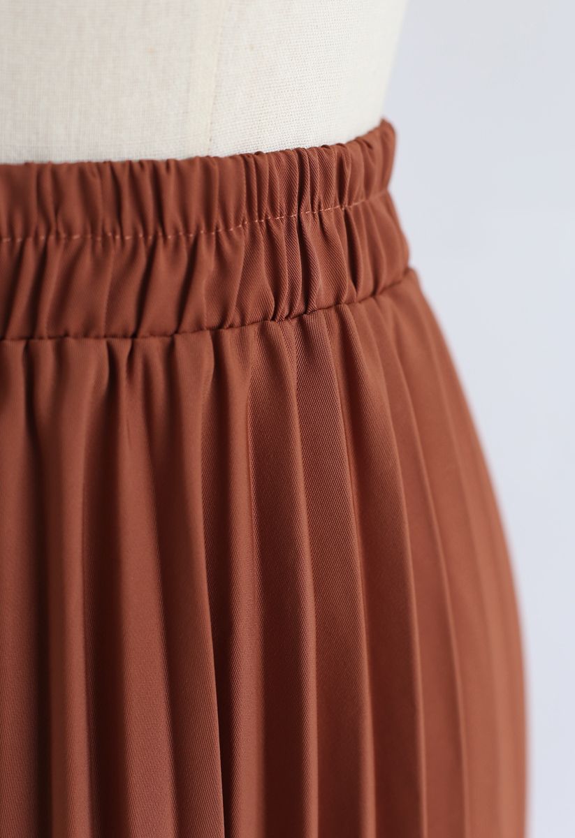 Asymmetric Hem Pleated Midi Skirt in Caramel