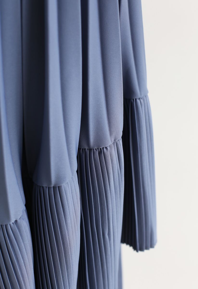 Asymmetric Hem Pleated Midi Skirt in Blue