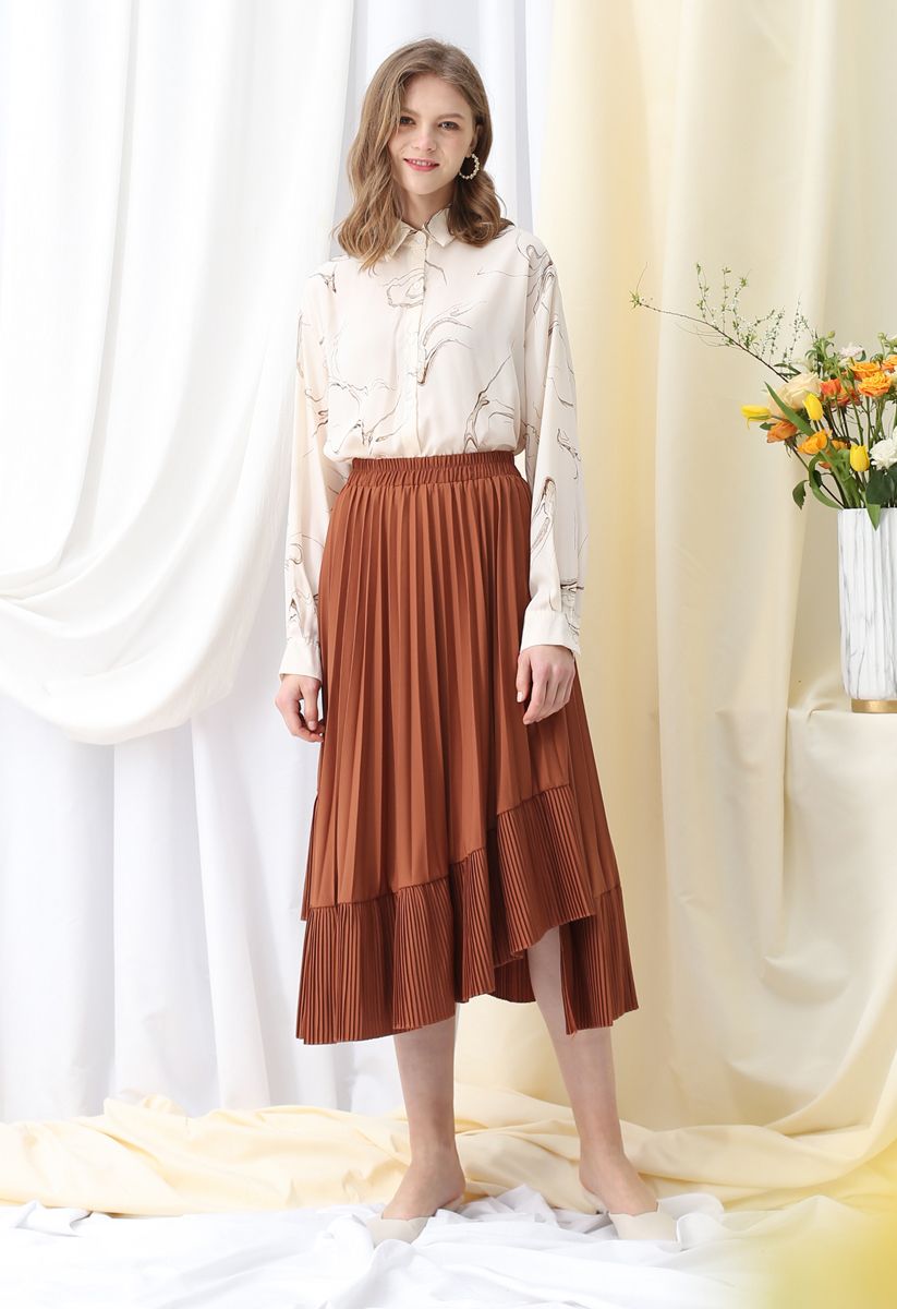 Asymmetric Hem Pleated Midi Skirt in Caramel