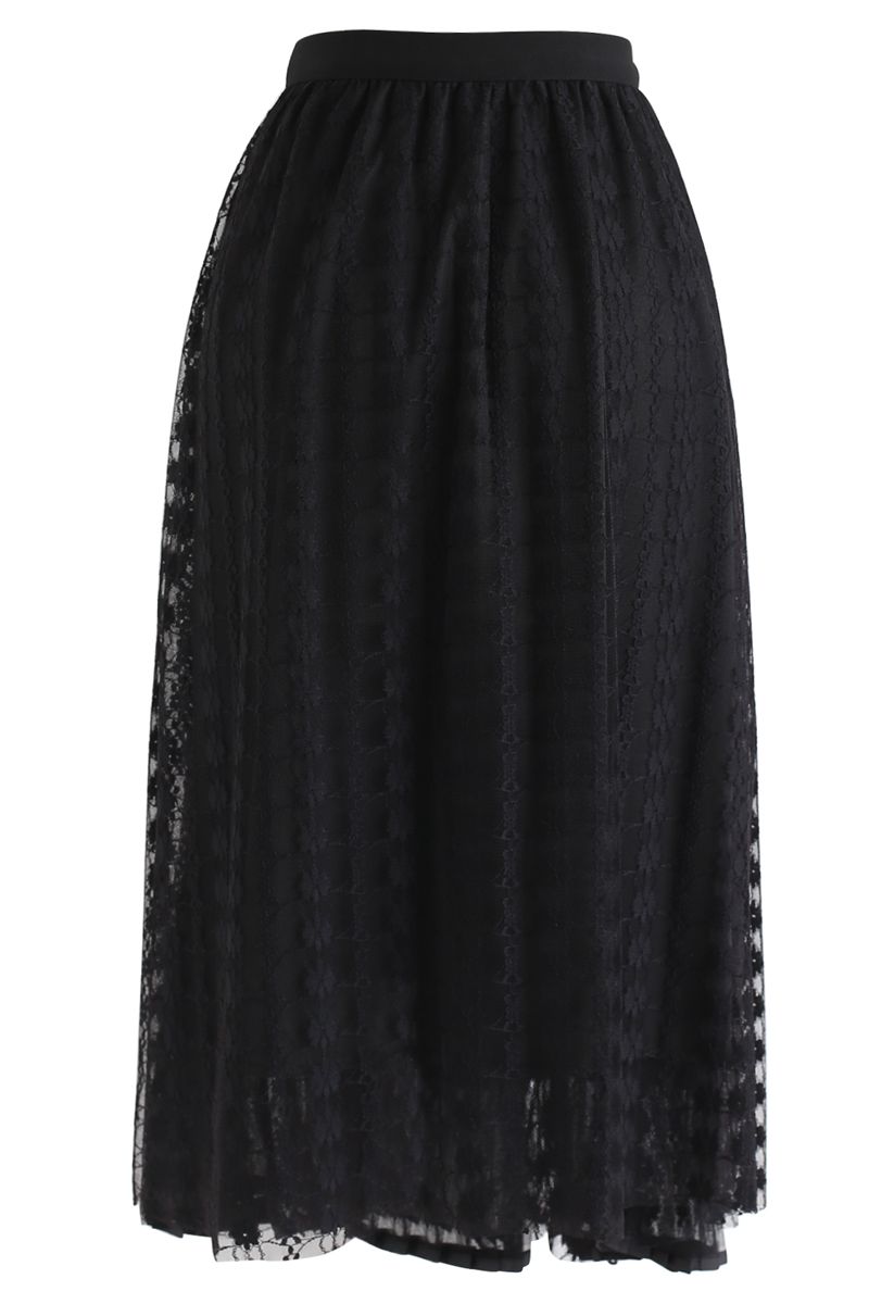 Lace Pleated Mesh Asymmetric Skirt in Black
