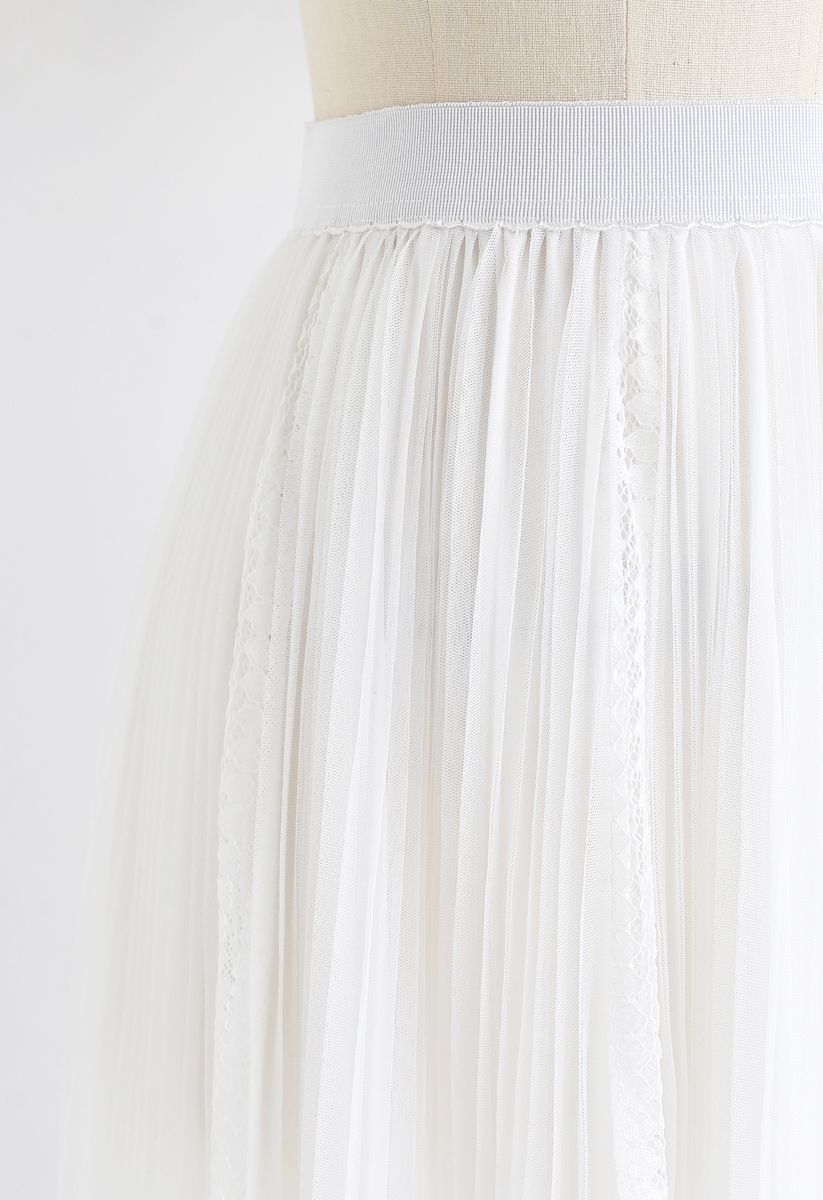 Exquisite Mesh Lace Pleated Midi Skirt in White