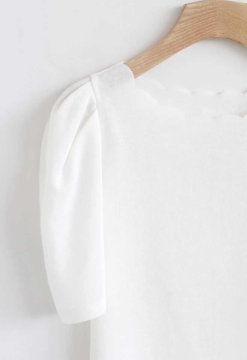 Wavy Neck Bubble Short Sleeves Top in White