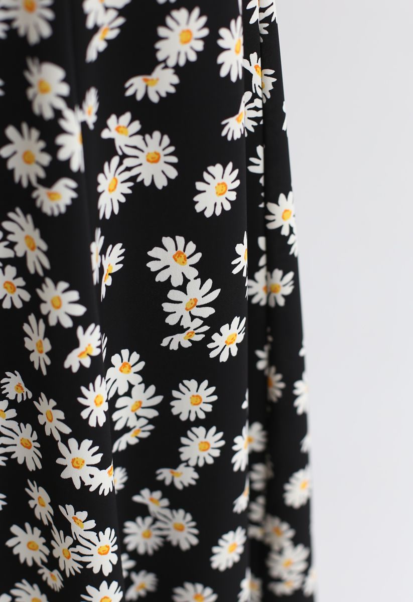 Daisy Printed A-Line Midi Skirt in Black