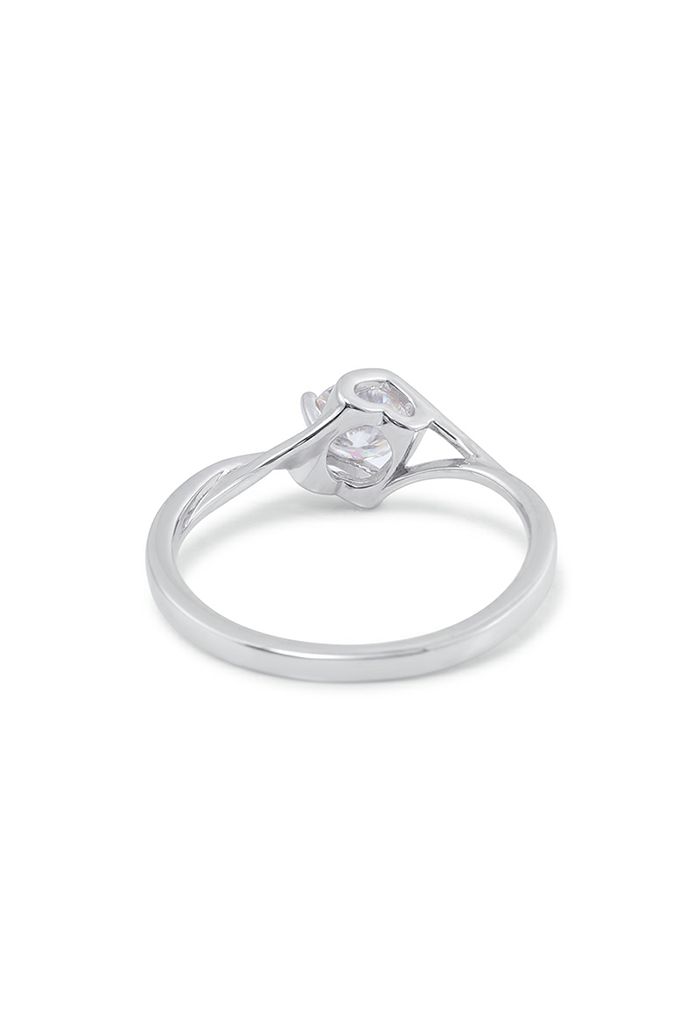 Crisscross Single Moissanite Diamond Ring