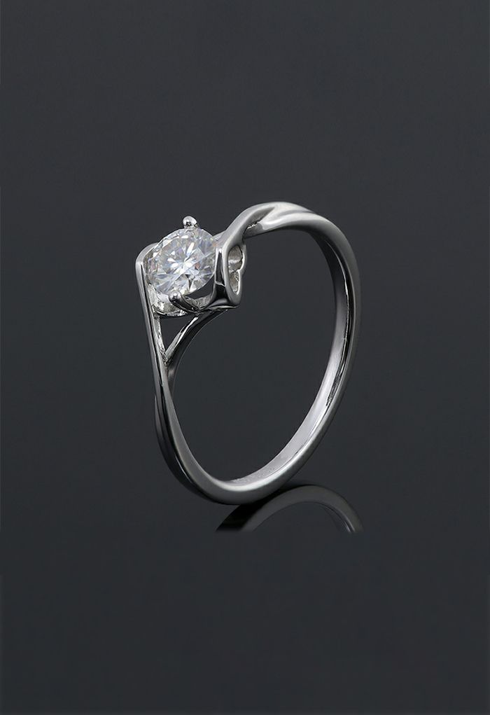 Crisscross Single Moissanite Diamond Ring