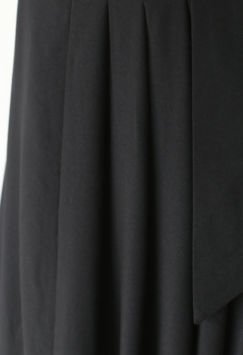 Pleated Details Belted Midi Skirt in Black