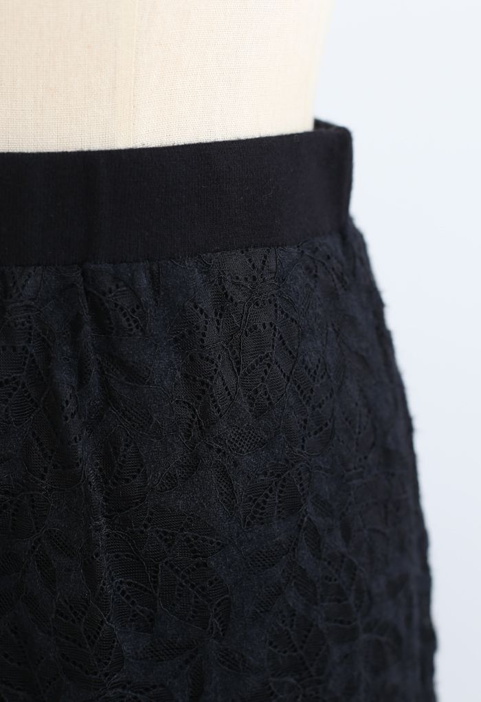 Leaves Pattern Button Lace Knit Midi Skirt in Black