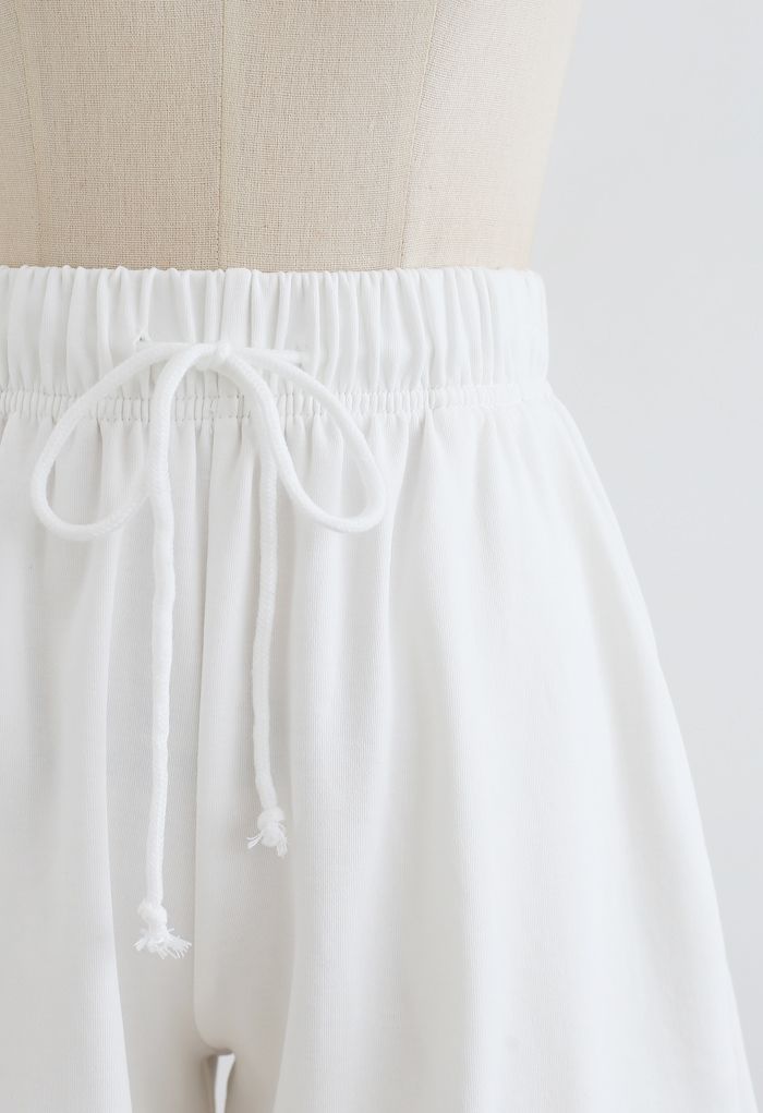 Folded Hem Drawstring Pockets Shorts in White