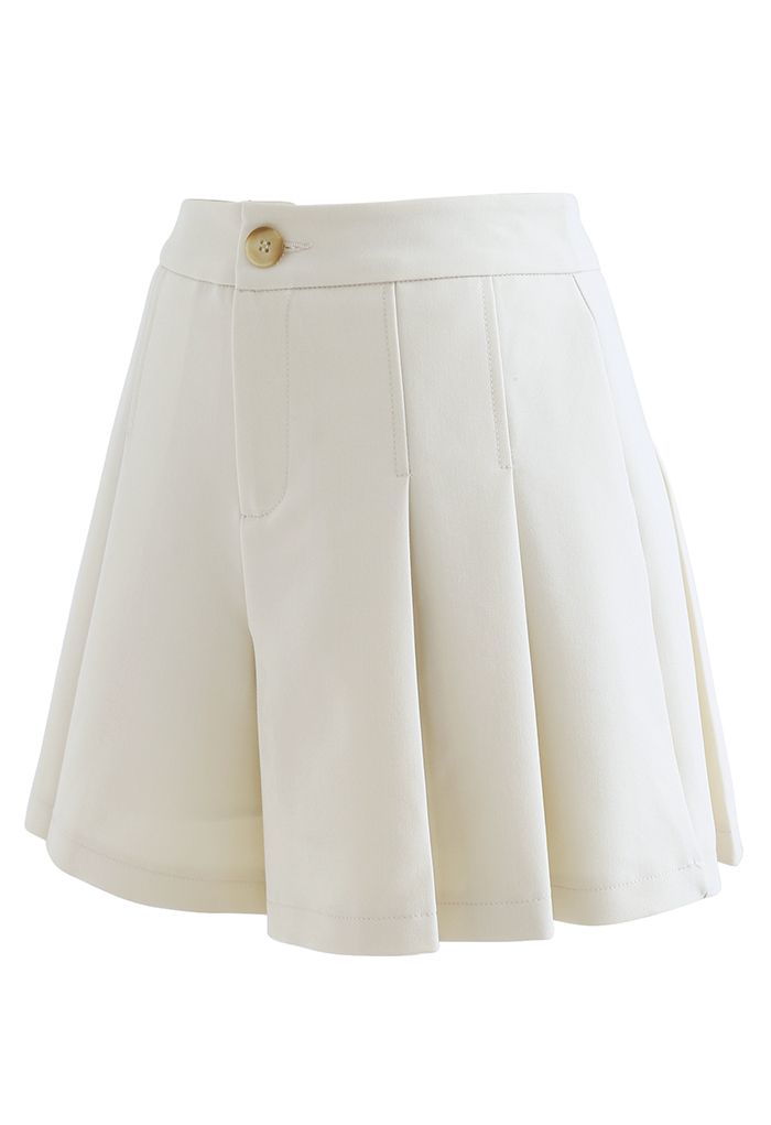 Side Pocket Pleated Shorts in Cream