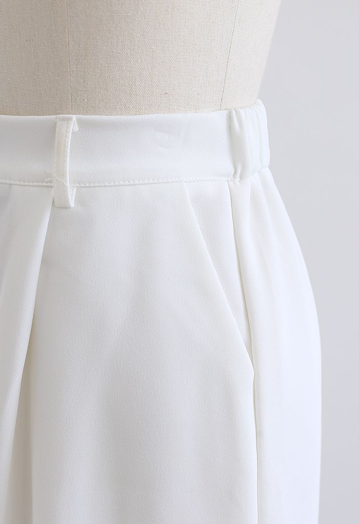 High Waist Pleated Bermuda Shorts in White