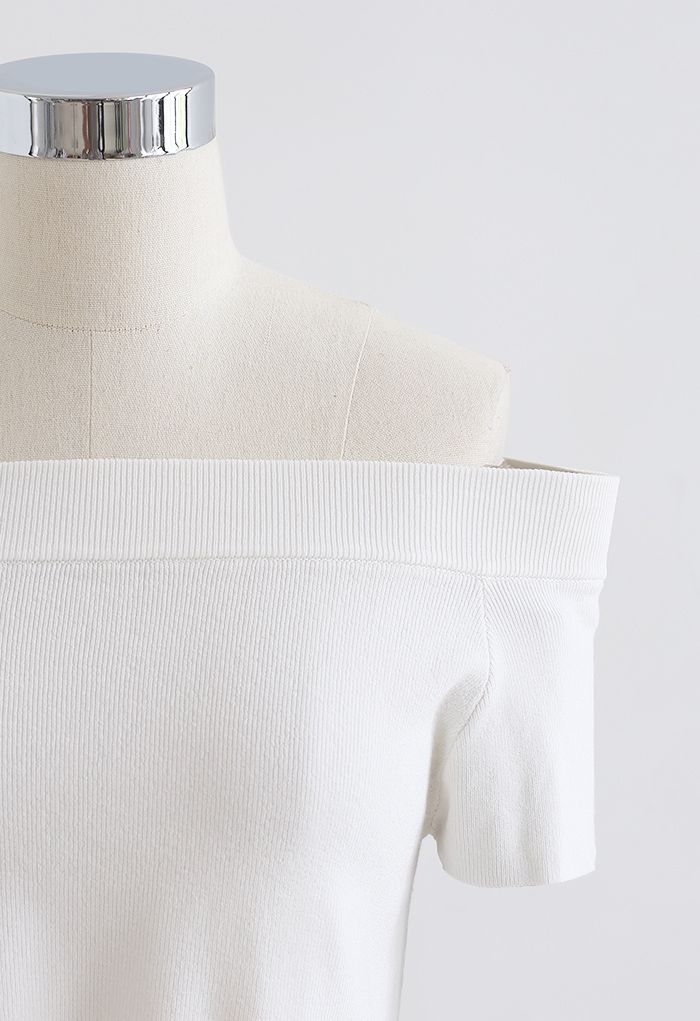 Off-Shoulder Short Sleeve Crop Knit Top in White