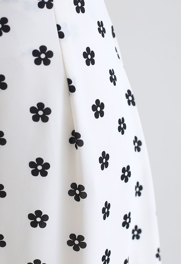 Daisy Print High-Waisted A-Line Midi Skirt in White