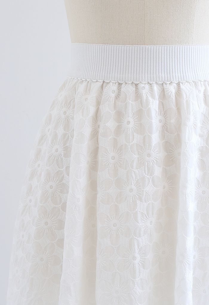 Embroidered Daisy Midi Skirt in White
