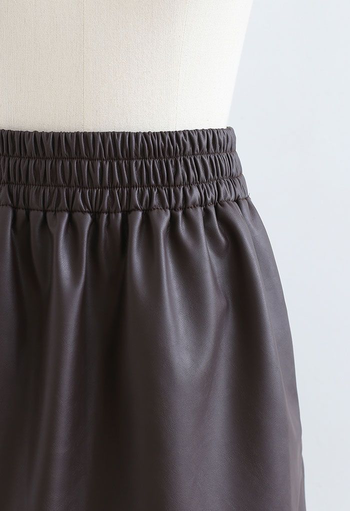Side and Back Pocket Faux Leather Bud Skirt in Brown