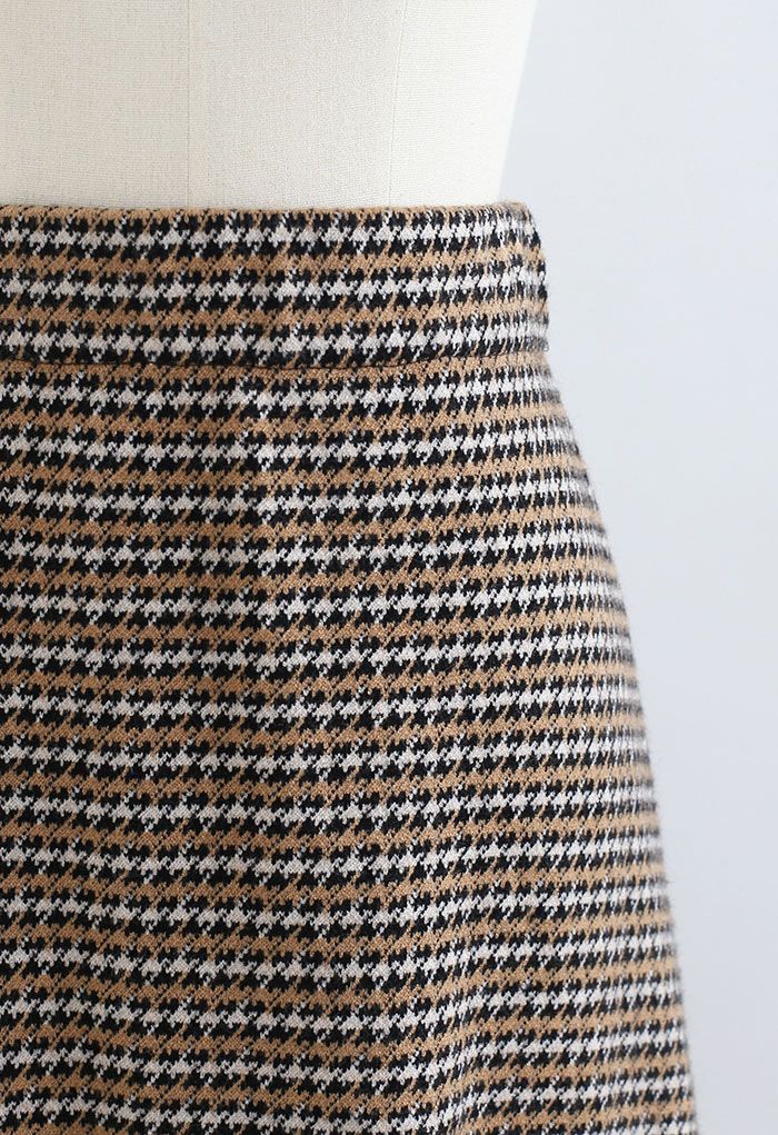 Houndstooth Fringed Hem Knit Midi Skirt in Tan