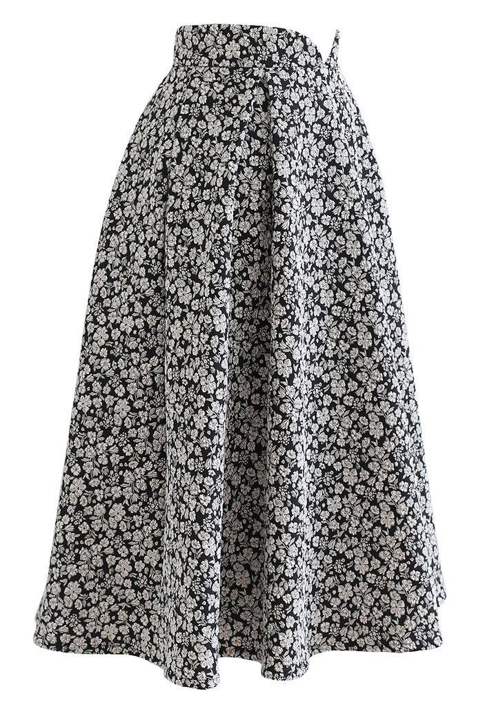 Dazzling Floret Embossed Jacquard Pleated Skirt