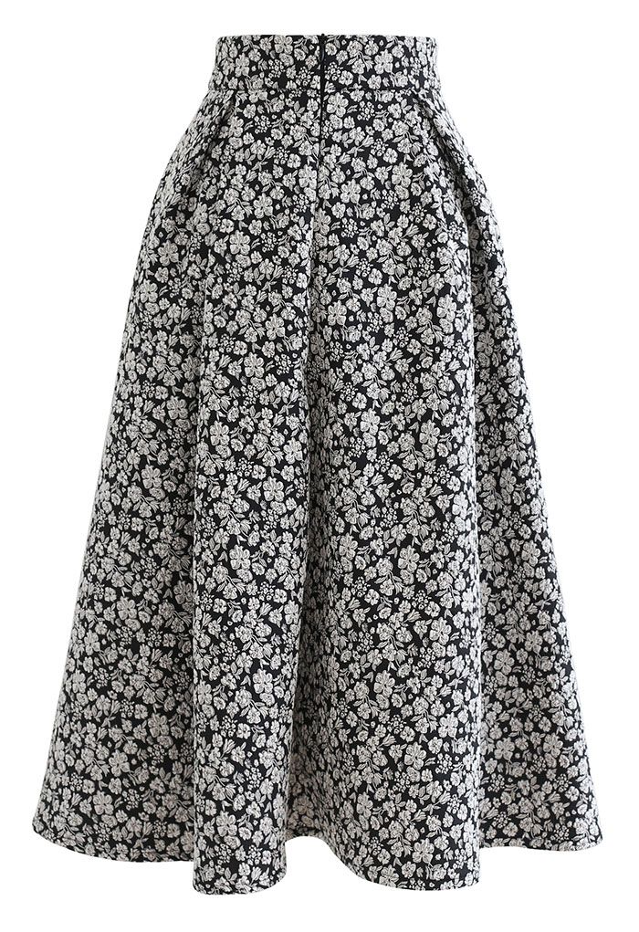 Dazzling Floret Embossed Jacquard Pleated Skirt