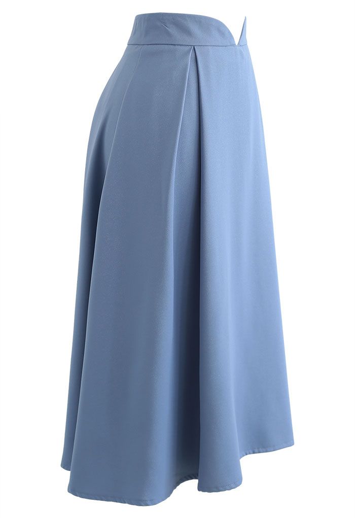 V-Shape Cutout Shimmery Pleated Skirt in Blue