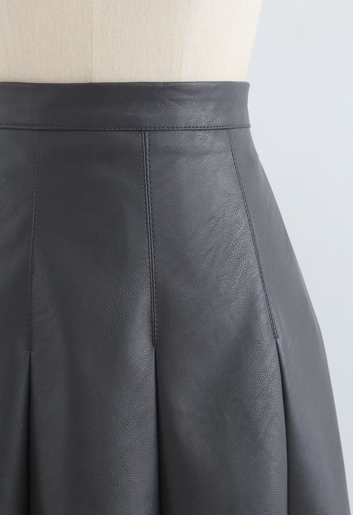 Faux Leather Seam Detail Pleated Skirt in Smoky Black