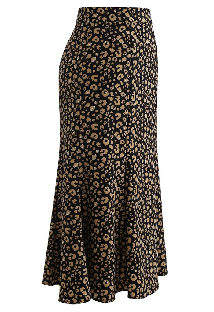 Leopard Printed Flare Hem Velvet Midi Skirt