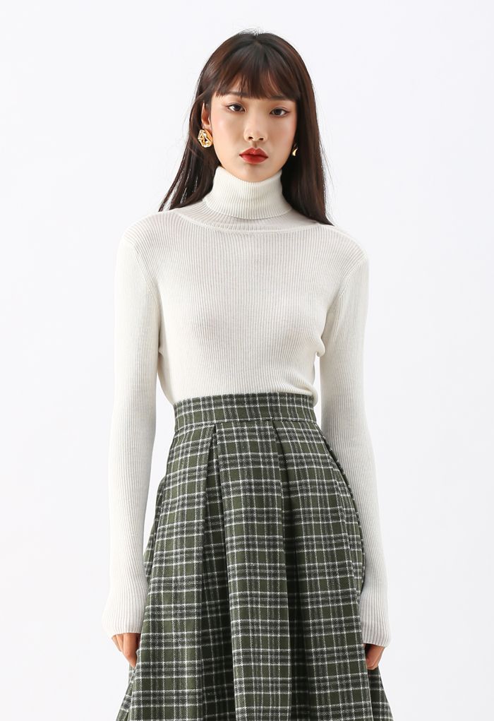Turtleneck Ribbed Fitted Knit Top in White - Retro, Indie and