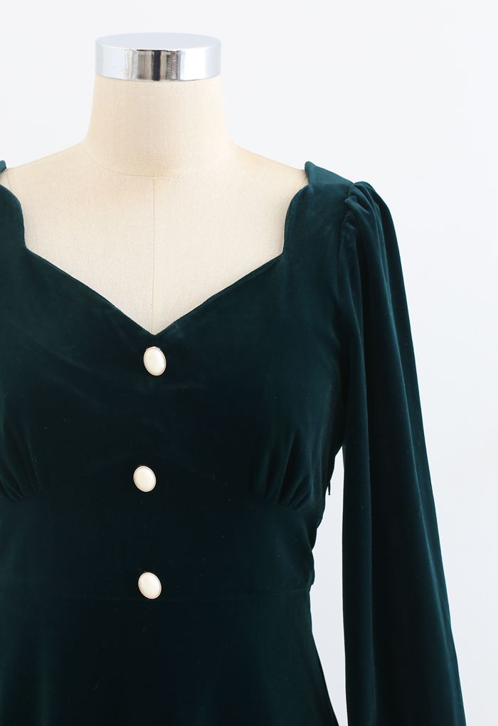 Sweetheart Neck Buttoned Velvet Dress in Emerald