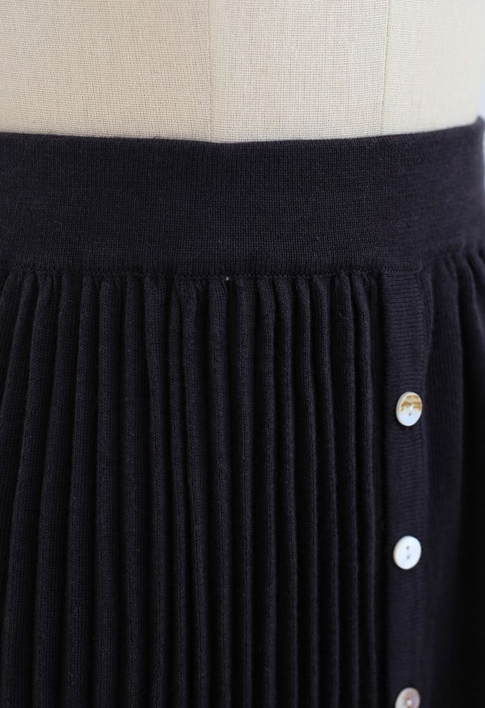 Button Front Pleated Ribbed Knit Skirt in Black