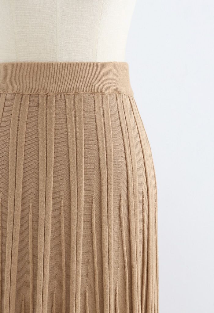 Solid Pleated Knit Skirt in Camel