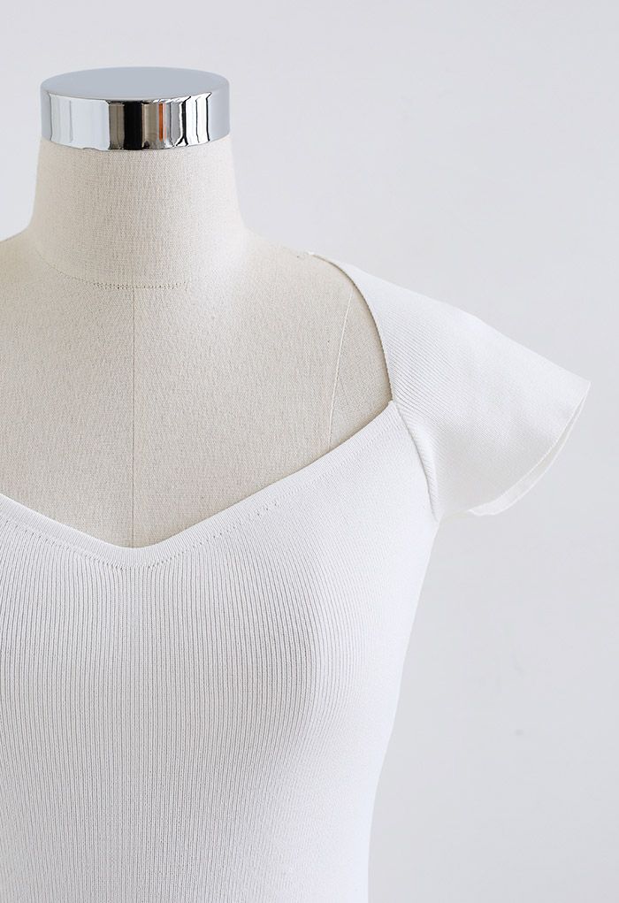 Sweetheart Neck Short-Sleeve Fitted Knit Top in White