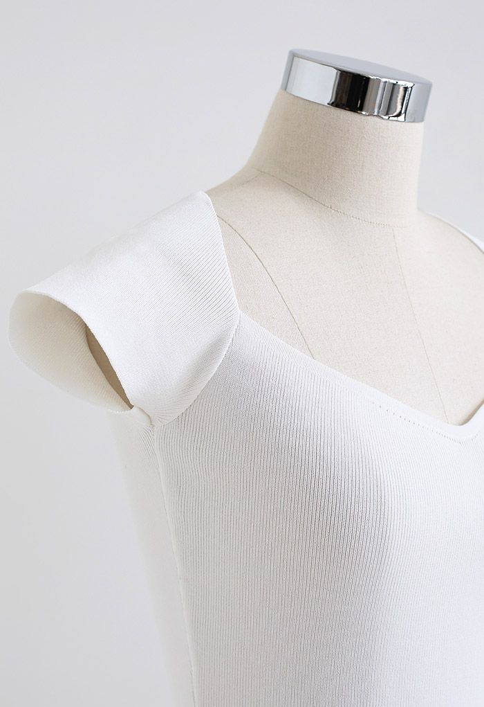 Sweetheart Neck Short-Sleeve Fitted Knit Top in White