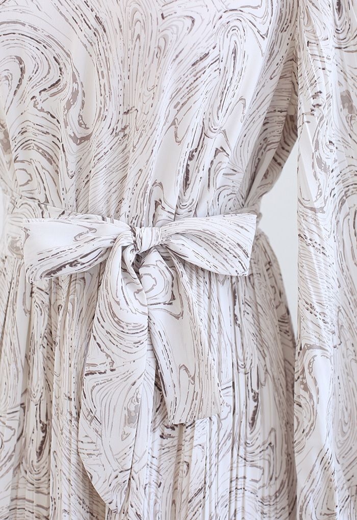Abstract Stripe Print Pleated Chiffon Dress in Grey