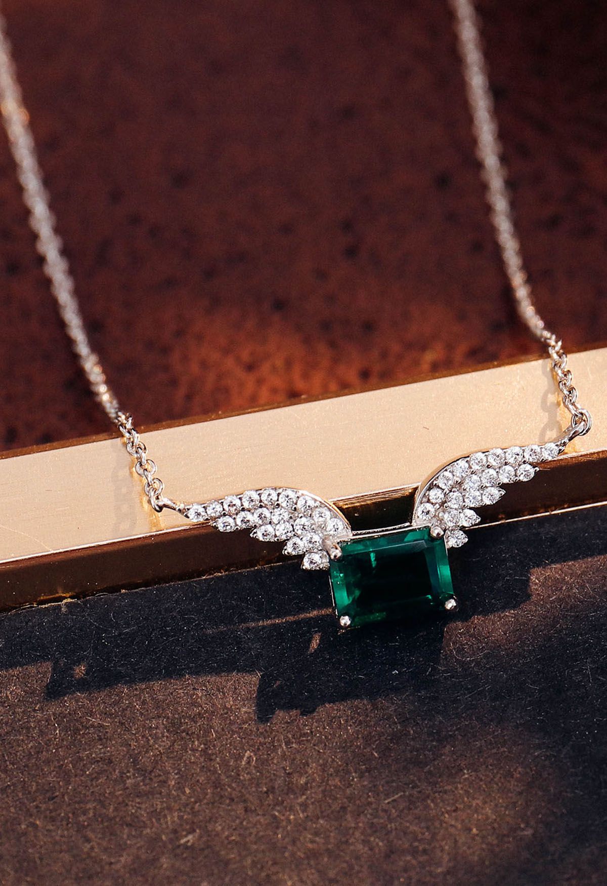 Wings Decor Emerald Gem Necklace