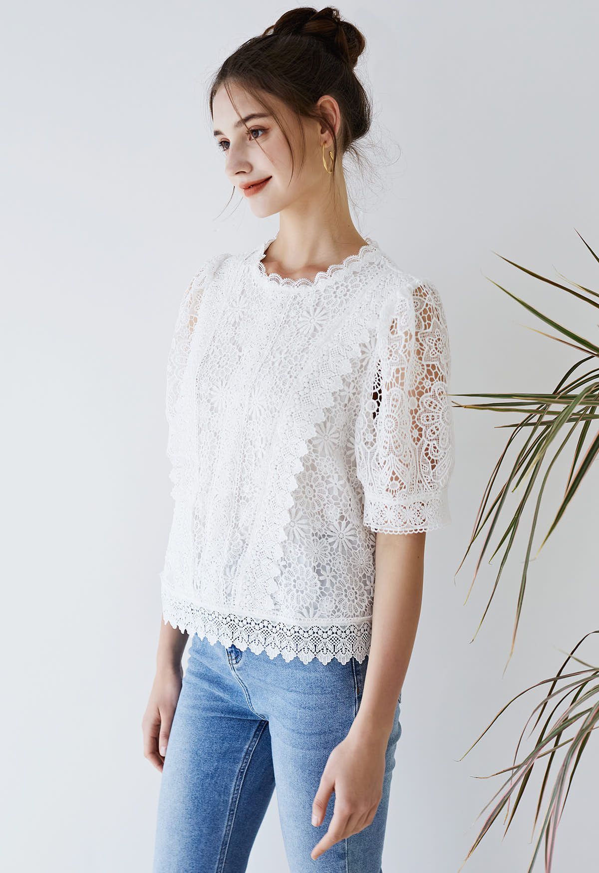 Scalloped Edge Floral Cutwork Top in White