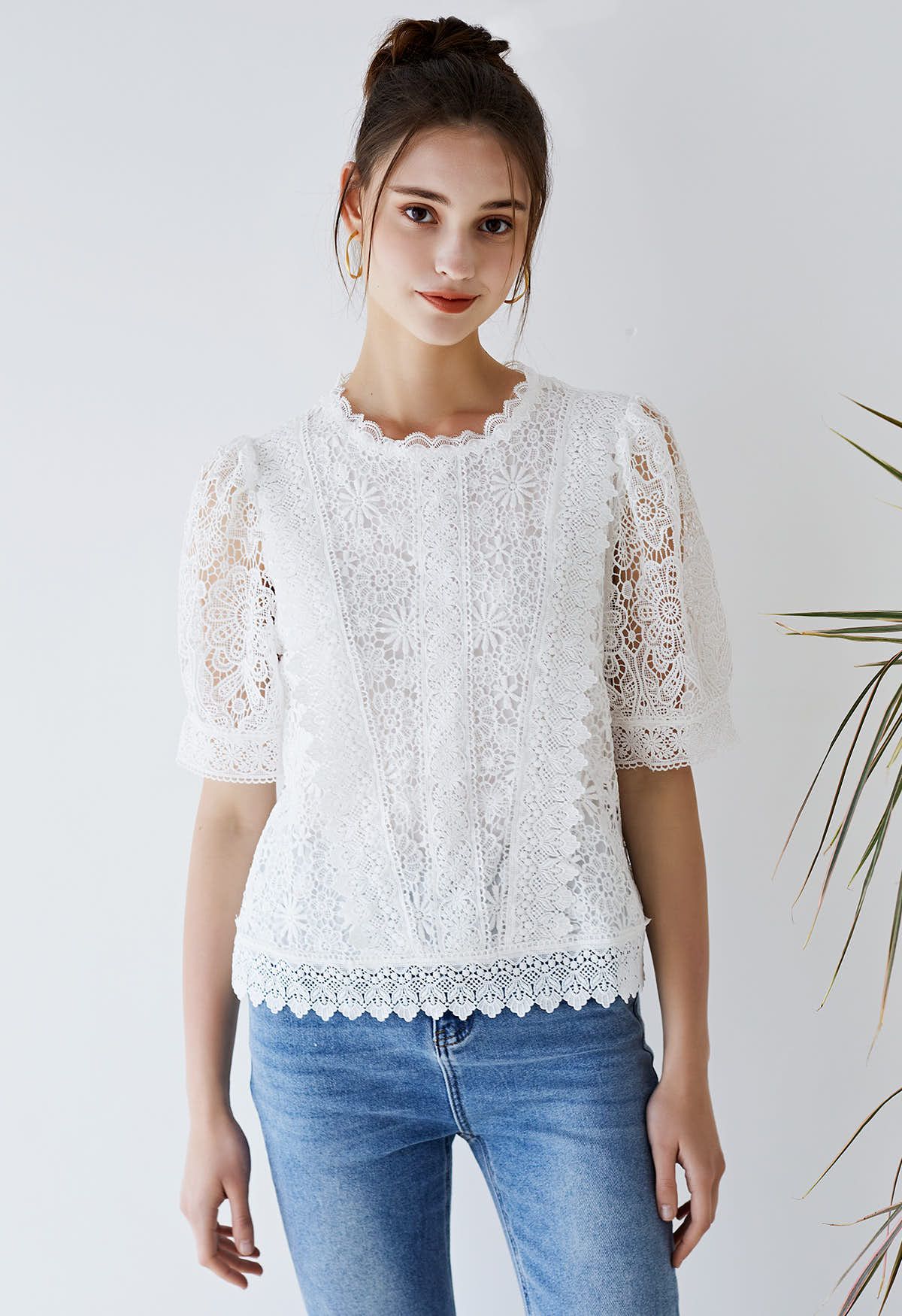 Scalloped Edge Floral Cutwork Top in White