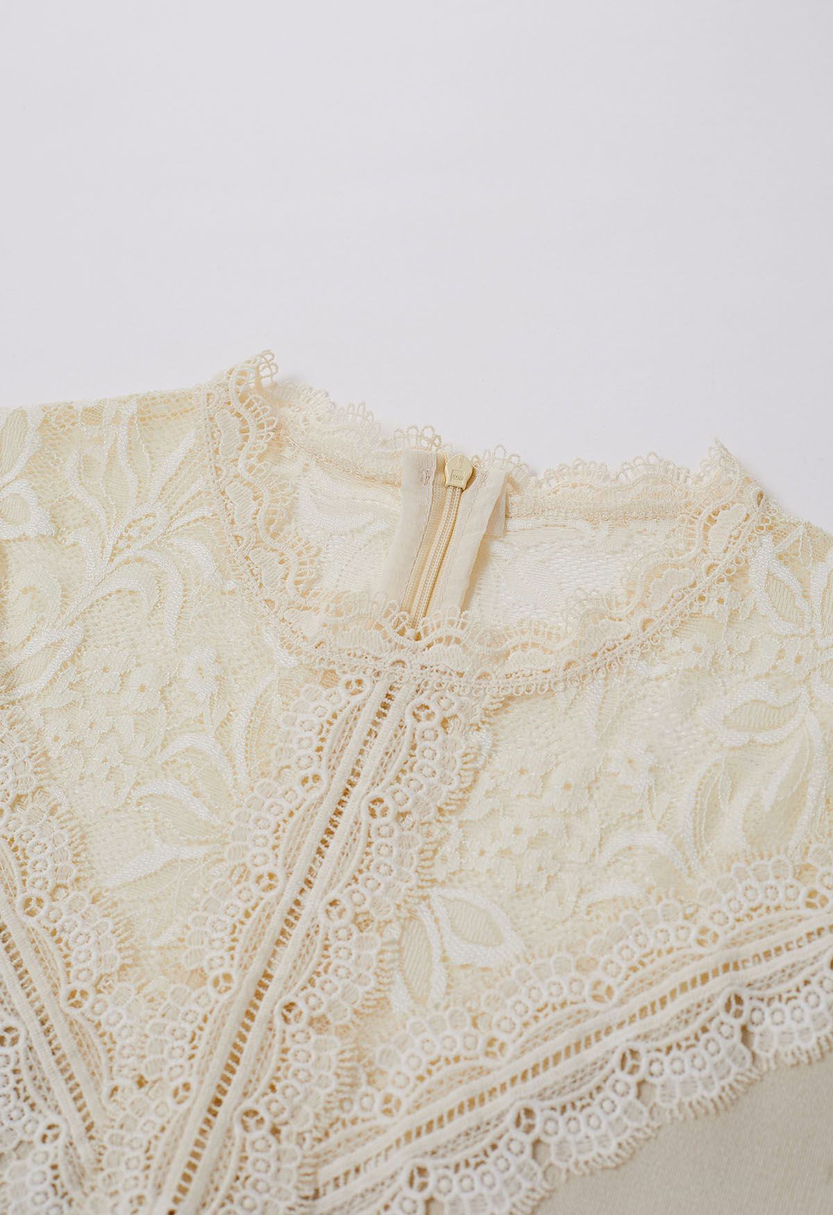 Ethereal Floral Lace Spliced Knit Top in Cream