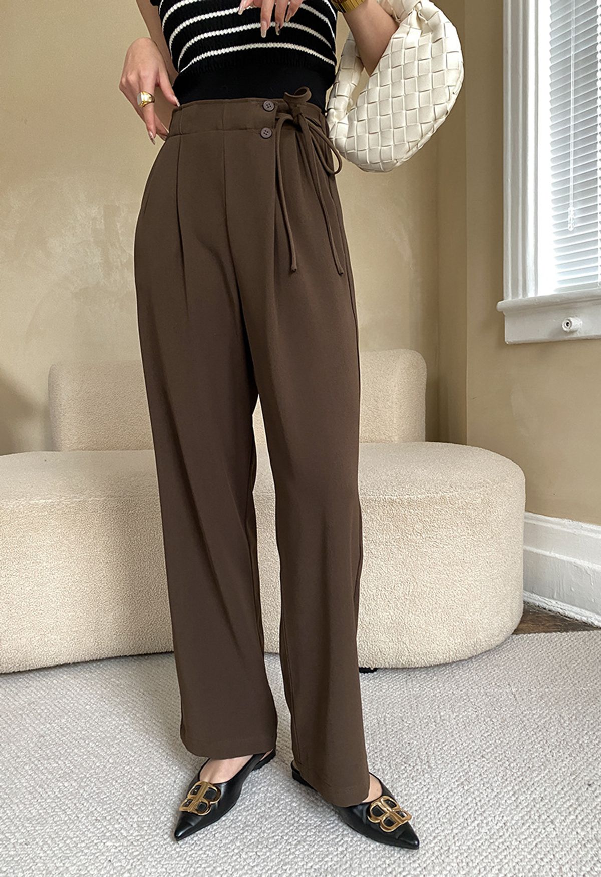 Side Drawstring Pleated Straight Leg Pants in Brown