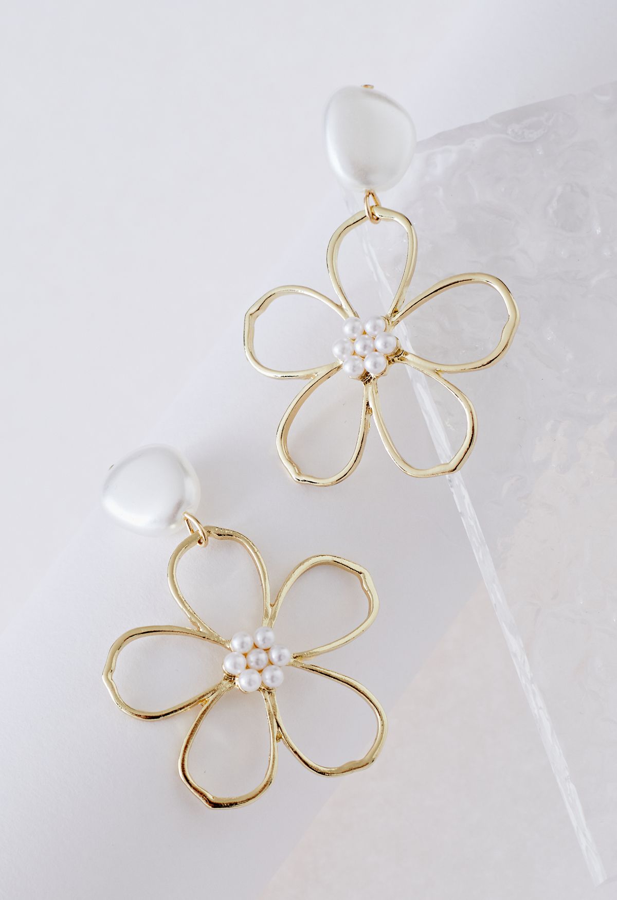 Pearly Hollow Out Floral Earrings