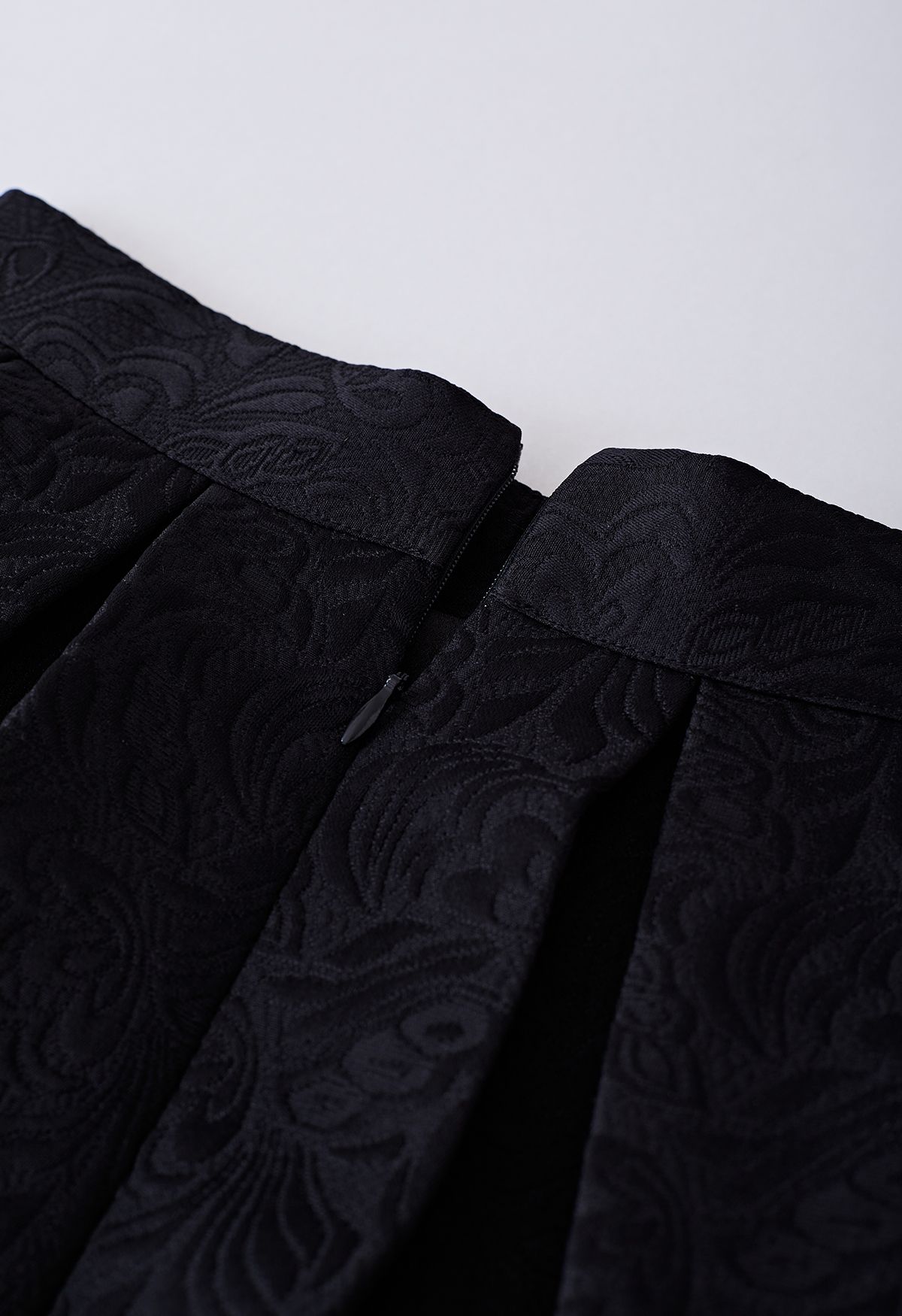 Noble Embossed Floral Jacquard Midi Skirt in Black