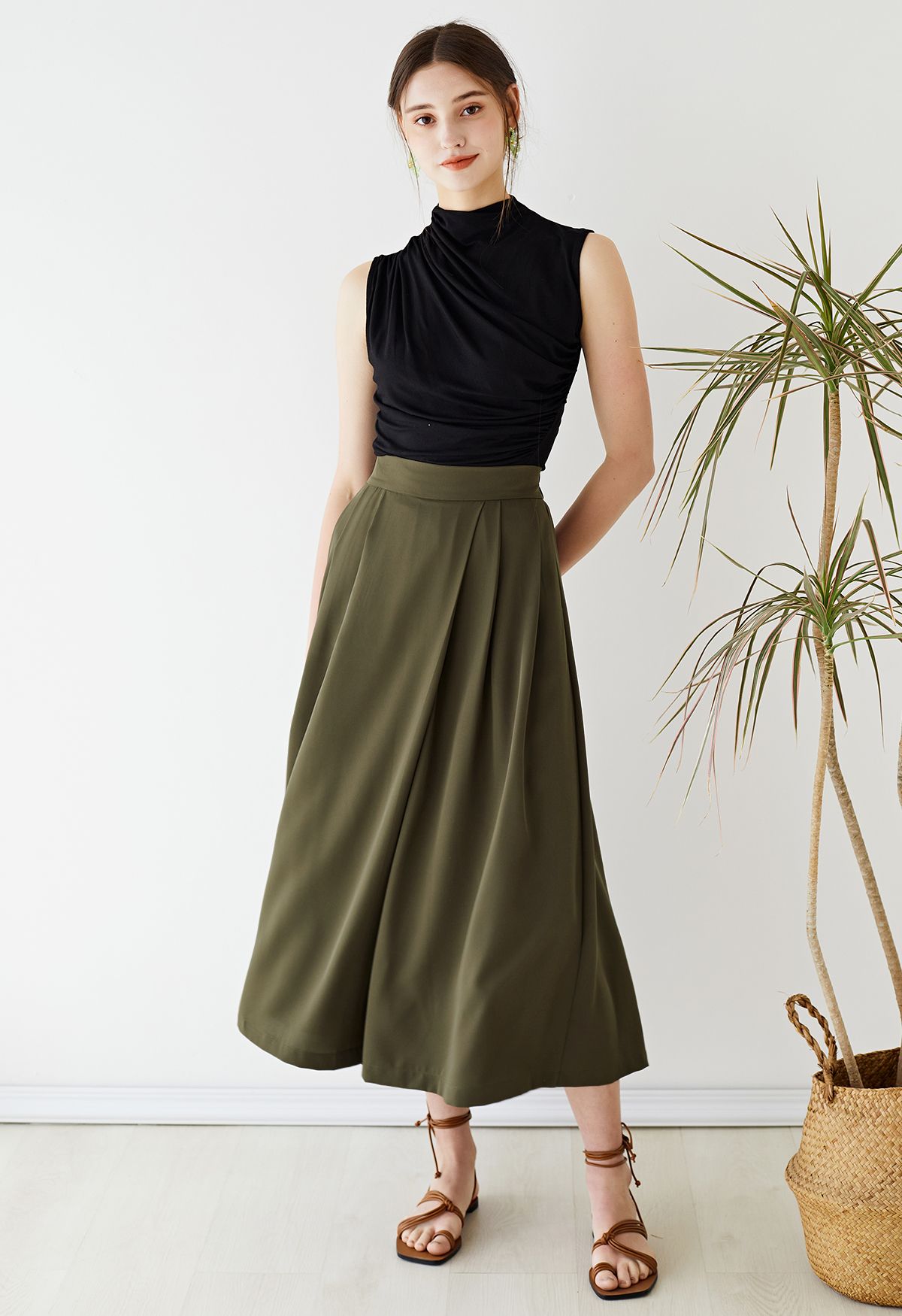 Easeful Pleated Wide-Leg Pants in Army Green