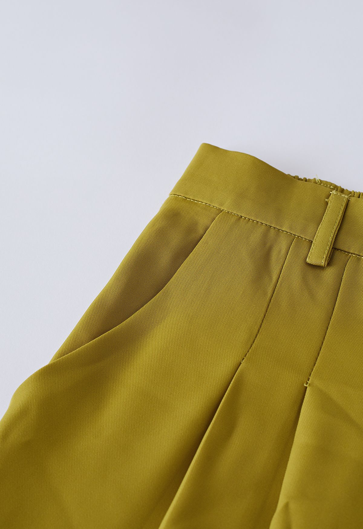 Pleated Detail Straight Leg Pants in Moss Green