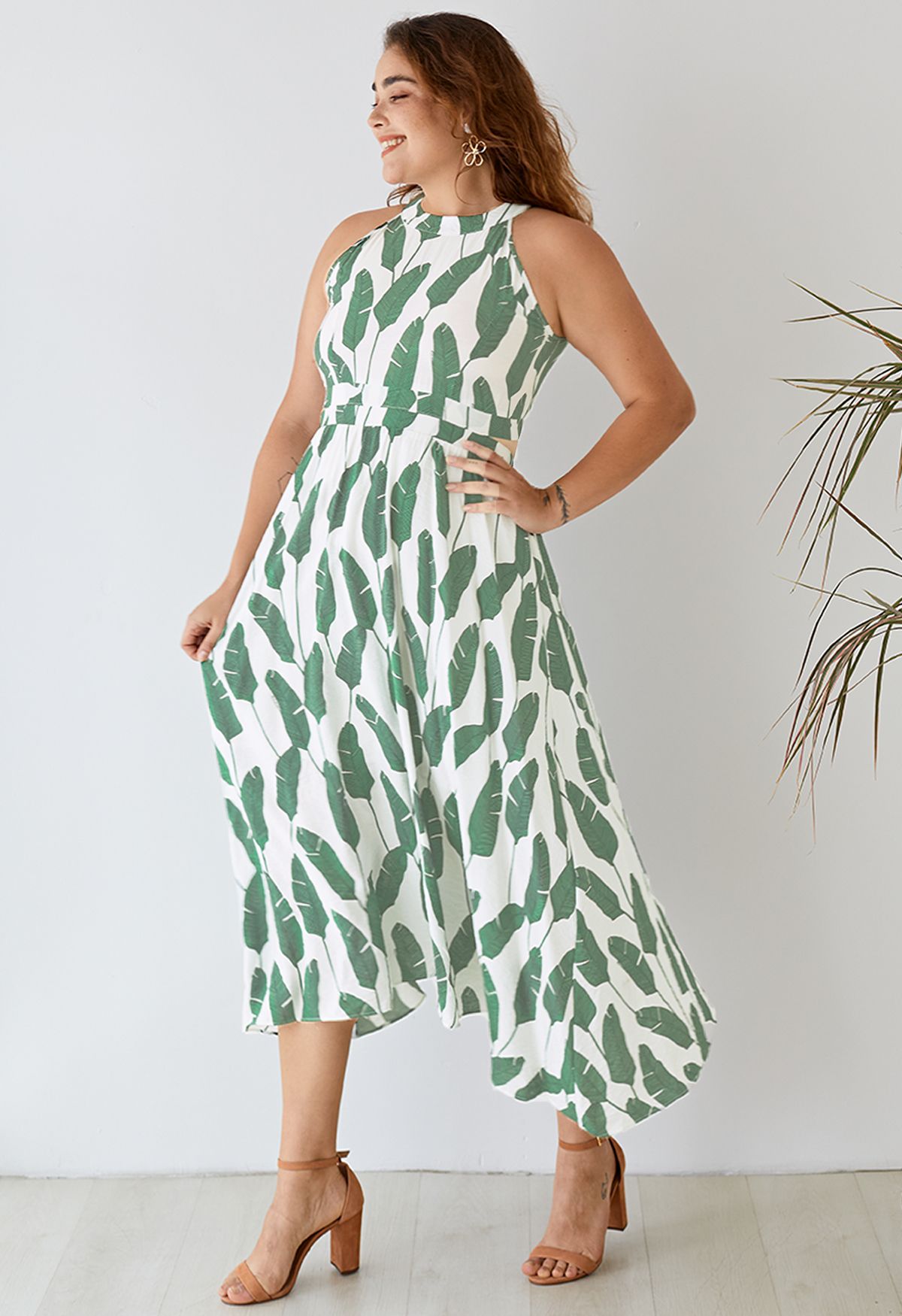 Summer Palm Leaf Print Halter Neck Maxi Dress in Green