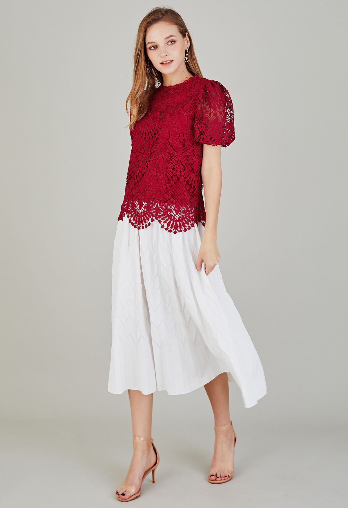Scallop Edge Bubble Sleeve Crochet Top in Red