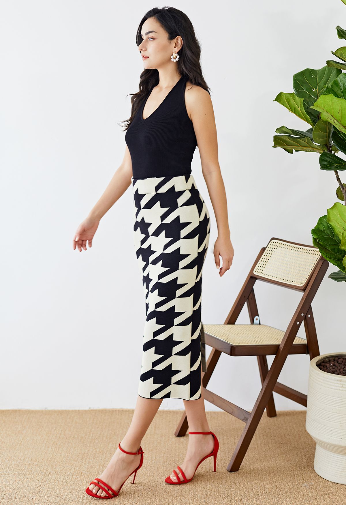 Houndstooth Pattern Back Slit Pencil Skirt in White