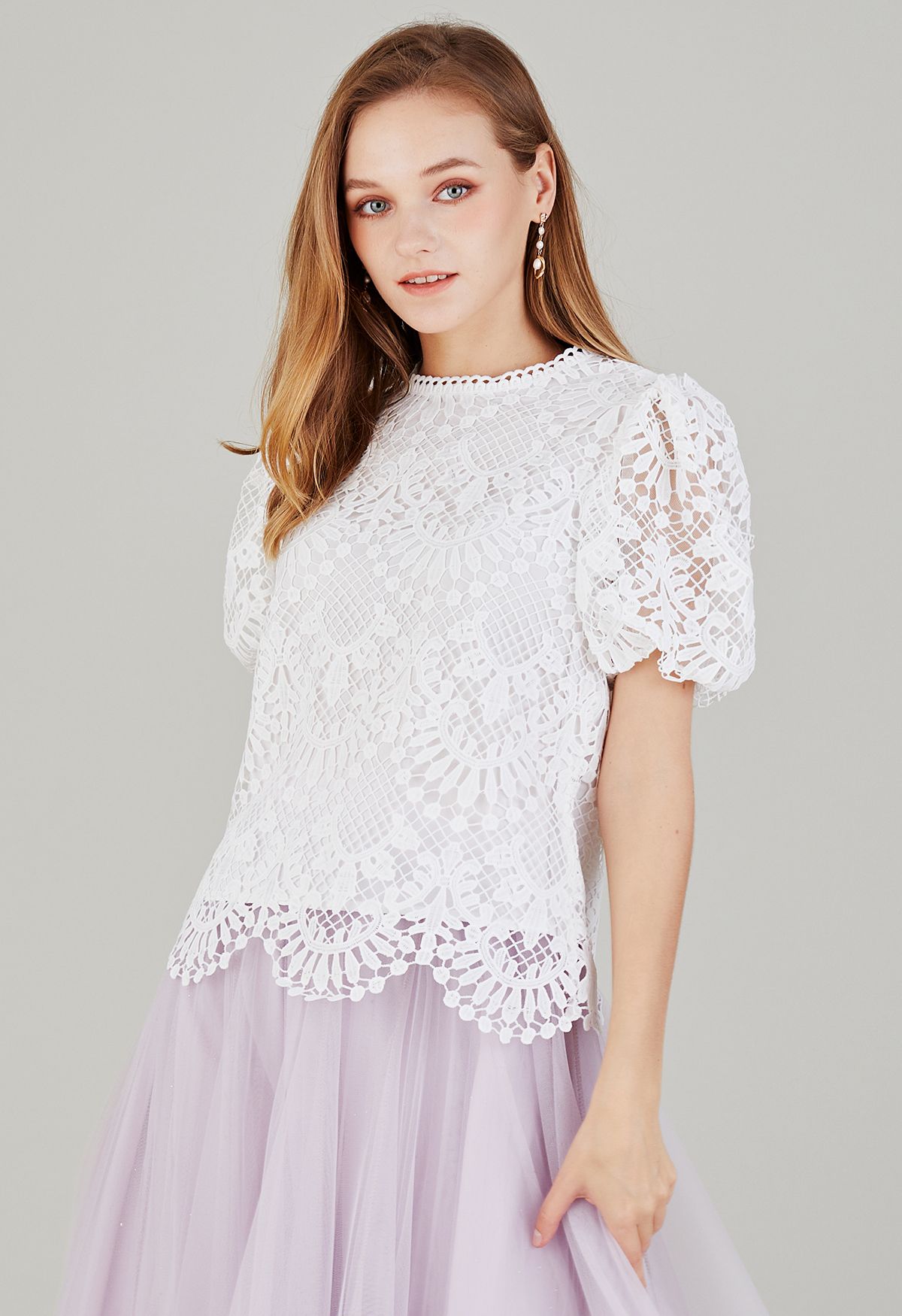 Scallop Edge Bubble Sleeve Crochet Top in White