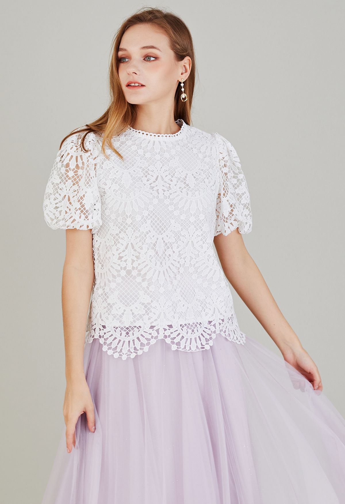 Scallop Edge Bubble Sleeve Crochet Top in White