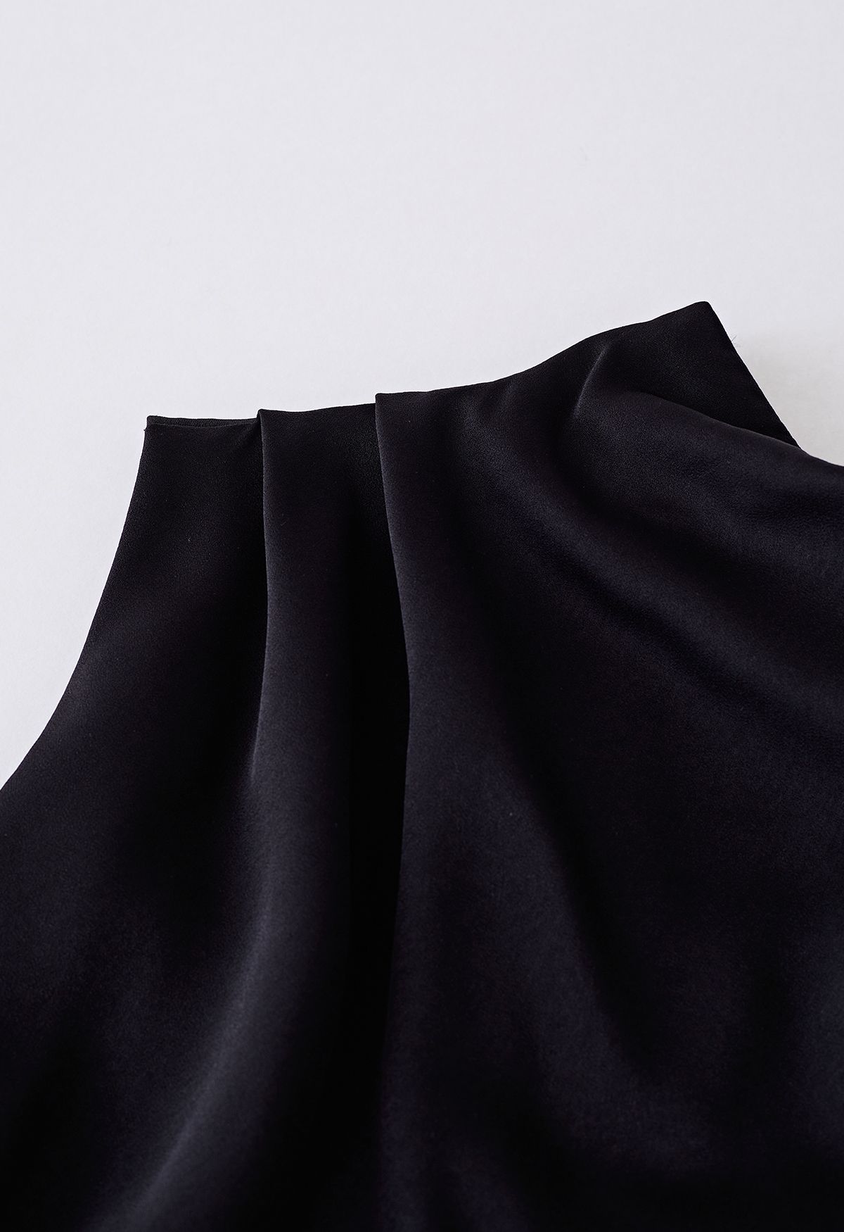 Asymmetric Ruched Neckline Sleeveless Dress in Black