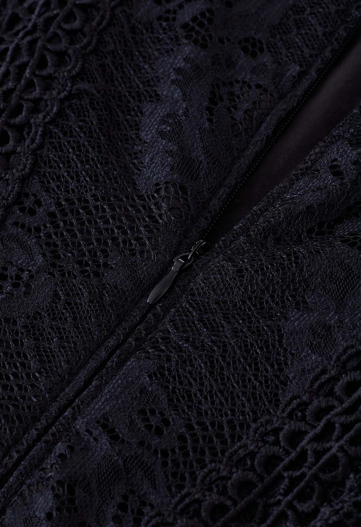 Crochet Lace Spliced Sleeveless Mermaid Dress in Black