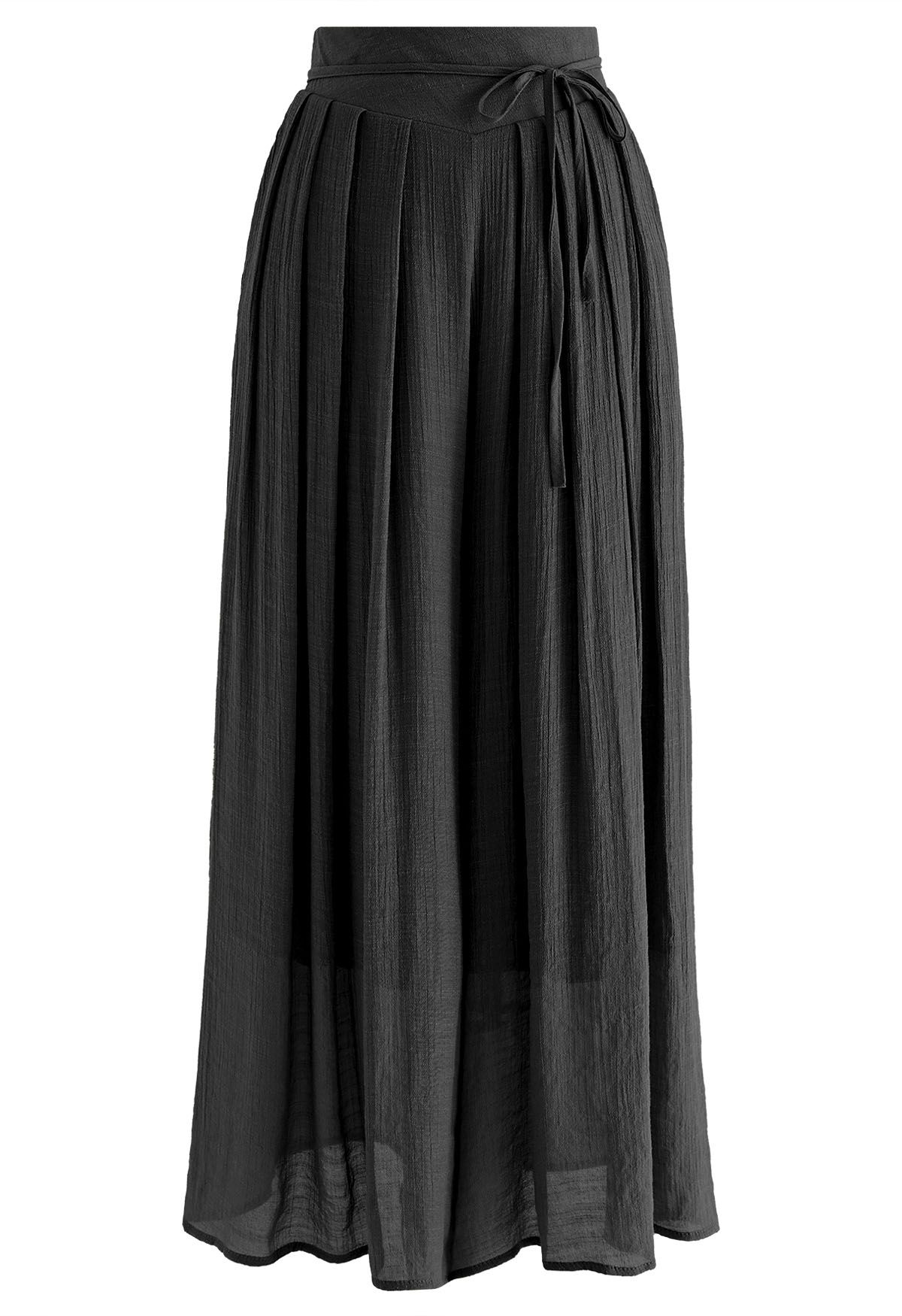 Tie Waist Pleated Wide-Leg Pants in Black