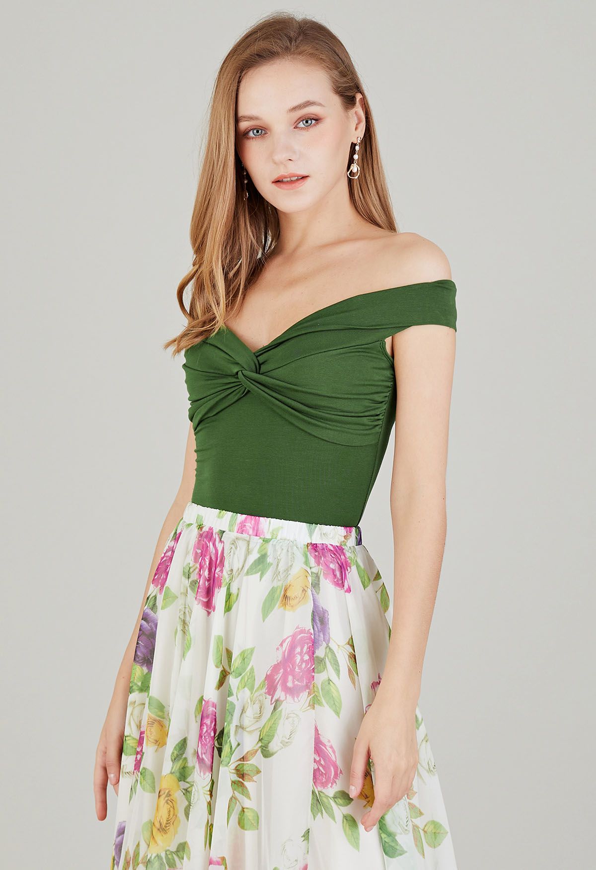 Twist Front Off-Shoulder Fitted Crop Top in Green